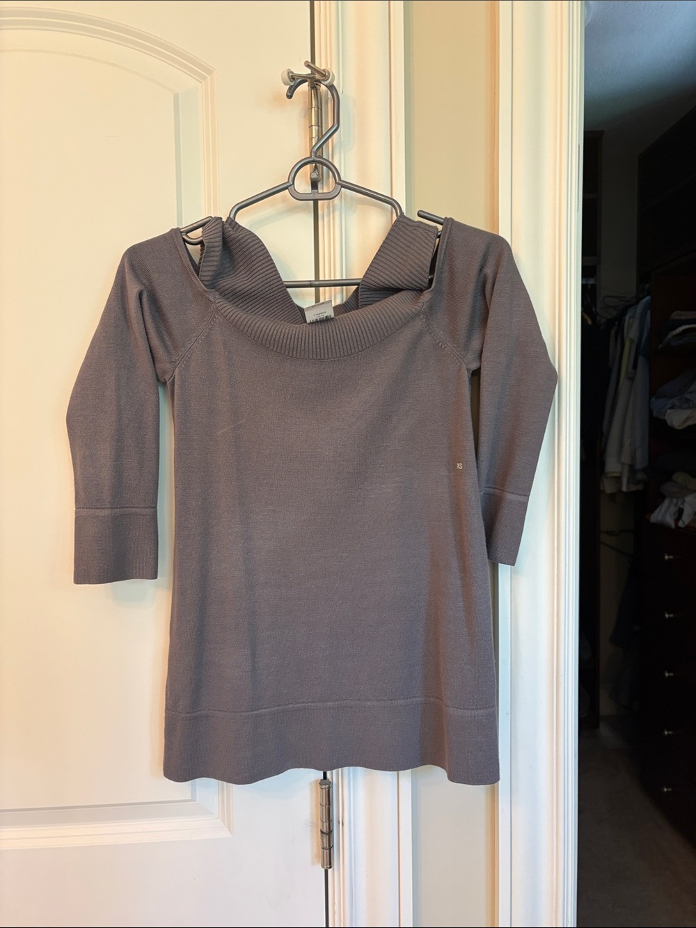 New York & Company Gray Off-Shoulder Knit Sweater